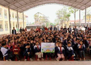 CHƯƠNG TRÌNH TRAO TẶNG 12 MÁY VI TÍNH, 01 MÁY IN VÀ TẬP HUẤN “CÔNG DÂN SỐ CHUẨN, SỬ DỤNG INTERNET AN TOÀN” CHO HỌC SINH TRƯỜNG TH&THCS NGUYỄN TRÃI, HUYỆN ÂN THI, TỈNH HƯNG YÊN