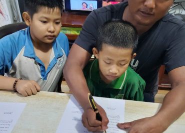 TẤM THẺ BẢO HIỂM, BƯỚC ĐỆM TƯƠNG LAI – MSD HỖ TRỢ BẢO HIỂM Y TẾ CHO 20 EM NHỎ KHÓ KHĂN TẠI CEPORER HÓC MÔN