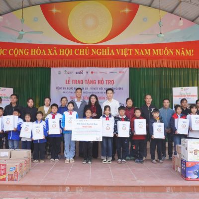 TRAO TẶNG HỖ TRỢ KHẮC PHỤC HẬU QUẢ THIỆT HẠI DO CƠN BÃO MATMO TẠI TRƯỜNG TIỂU HỌC THẦN SA, XÃ THẦN SA, TỈNH THÁI NGUYÊN