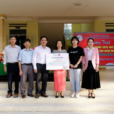 Mang Tết ấm đến học sinh khó khăn tại Đắk Lắk sau mưa lũ